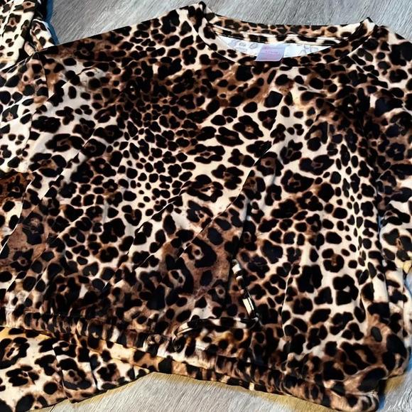 No Boundaries Other - No boundaries two piece animal print sleep set